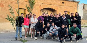 Cordovilla mantiene viva la tradición de la ronda a los mozos y mozas en la mañana del día del santo patrón, Santiago Apóstol