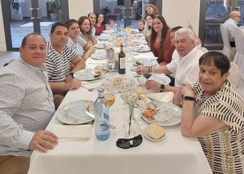 El villorejo José Luis Calvo celebra su 71 cumpleaños rodeado de su familia con una comida en Las Cabañas, en Peñaranda