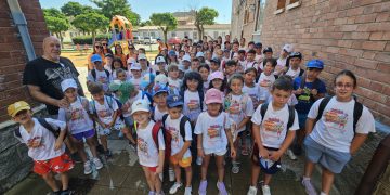 Buscando a Frozen en Peñaranda: su creador, Blas Madrid, recibe a los niños y niñas de los campamentos urbanos del CID