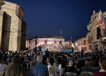 Macotera cierra con gran éxito su I Festival Internacional de Folk y reúne en la plaza a grupos salmantinos, de Senegal y de Chile