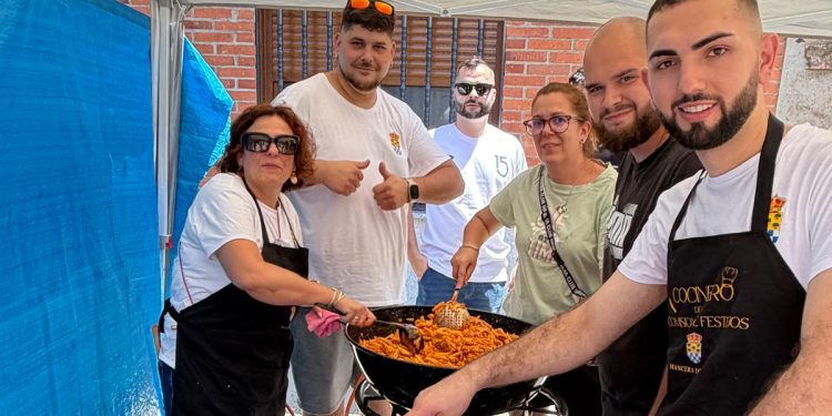 Macarrones y penaltis animan la primera jornada festiva en Mancera de Abajo que se prepara para un intenso fin de semana