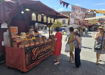 El Mercado Barroco de Peñaranda recibe a sus primeros visitantes como gran reclamo turístico en el fin de semana del Mundial