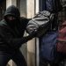 Roban las mochilas a cuatro trabajadores de Santiago de la Puebla y se llevan dinero, documentación y hasta la comida de la jornada