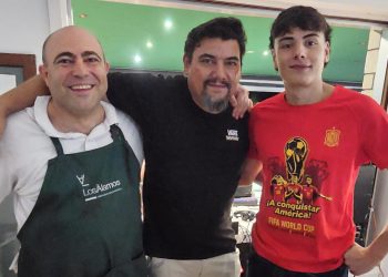 Euforia desatada en Peñaranda para celebrar el triunfo de España en el Mundial de Fútbol frente a Argentina y el gol de Ferran