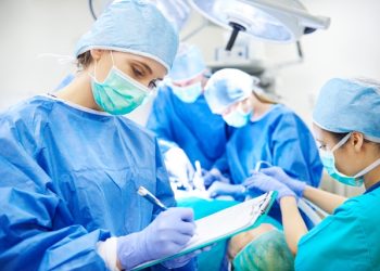 101 días de espera media para ser intervenido quirúrgicamente en los hospitales públicos de Castilla y León y 44 días para un TAC