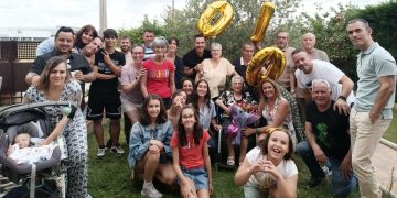 Sebastiana Casas celebra sus 100 años en Peñaranda rodeada de toda su familia en una gran fiesta dedicada a la nueva centenaria