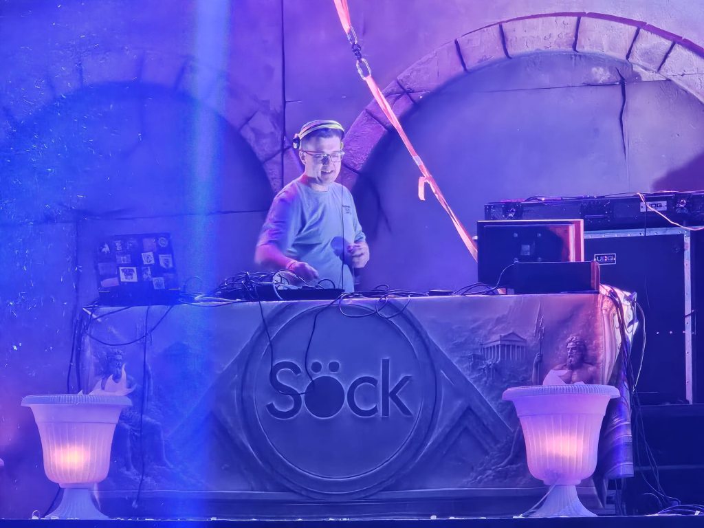 sock 11