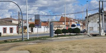 Villoria denuncia el estado de la SA-810 hasta Babilafuente y pide medidas para reducir la velocidad en la travesía de la villa