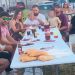 Villoruela comparte una gran parrillada en la zona de la ermita que da paso a un fin de semana que se espera multitudinario