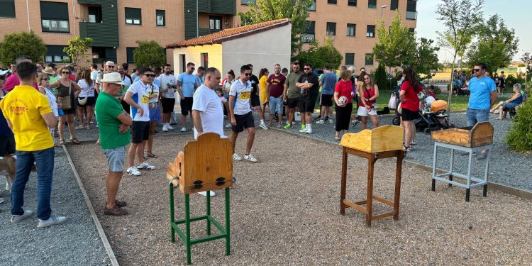 Los juegos autóctonos triunfan en Peñaranda como antesala festiva con casi 60 peñas participantes en un animado torneo