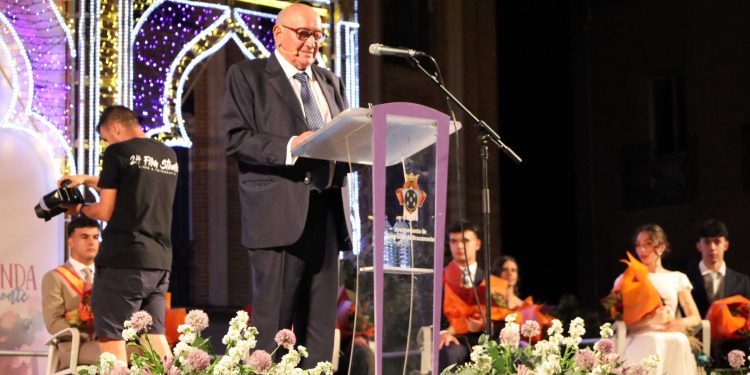 «En Peñaranda se pueden cumplir sueños, se pueden crear empresas, se puede generar empleo, también se puede construir un proyecto del que sentirse orgulloso»: el pregón de César Serna