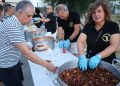 Una parrillada solidaria en la zona de las carpas reúne a un millar de personas en Peñaranda a beneficio de ‘La Sonrisa de M4ría’