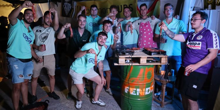 Un recorrido por la «ciudad de las carpas» en Peñaranda: el lugar donde las peñas viven la fiesta y nadie se siente forastero