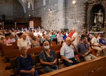 Alaraz festeja a la Virgen de las Nieves con una misa solemne y prepara ya la marcha de la lucha contra el cáncer de este domingo