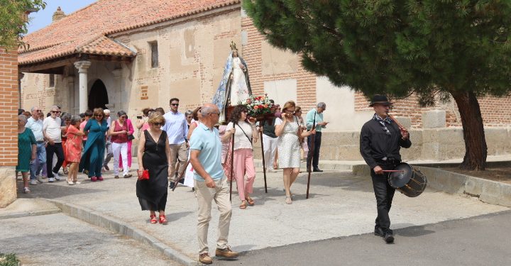 Cantaracillo vuelve a salir a la calle para acompañar a la Virgen de la Asunción y mostrarle la devoción popular en su día grande