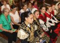 El Campo de Peñaranda honra con ofrenda floral y misa a la Virgen de la Asunción luciendo trajes charros para la ocasión