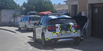 Accidente de moto en la calle Ronda de Alaraz: un varón de 55 años resulta policontusionado y es trasladado al hospital