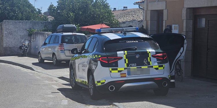 Accidente de moto en la calle Ronda de Alaraz: un varón de 55 años resulta policontusionado y es trasladado al hospital
