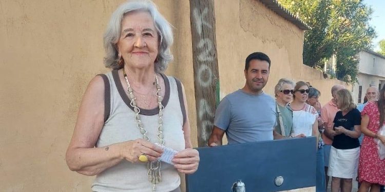Alaraz dedica una calle a la artista local Marina Gómez, merecido reconocimiento a su contribución a la vida cultural de la villa