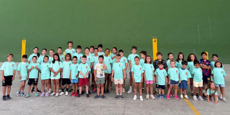 Comienza el campamento estival en Aldeaseca de la Frontera con una destacada participación y la temática «exploradores»