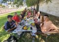 Aldeaseca de la Frontera despide sus fiestas con una paella para 400 comensales y un bingo solidario en el parque municipal