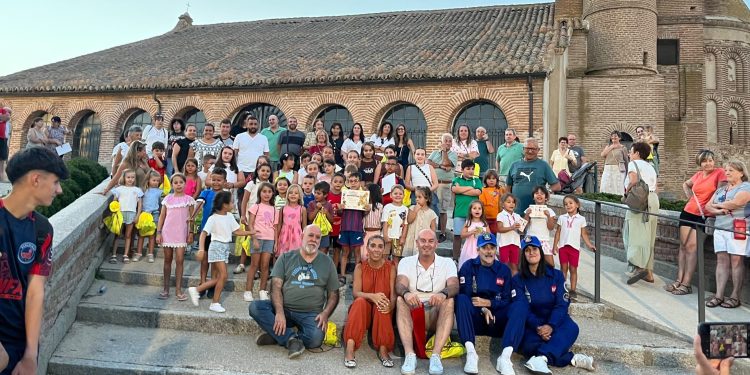 Aldeaseca de la Frontera se convierte en el reino de Blancanieves y sus siete enanitos con la fiesta de «Una comarca de cuento»