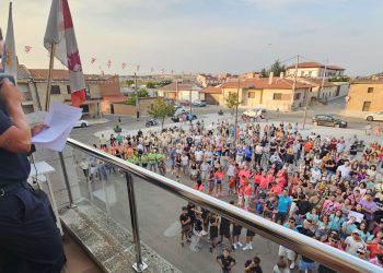 Babilafuente aplaude el pregón de Antonio Paz, director deportivo del Unionistas, en un pueblo que ha calificado de «increíble»