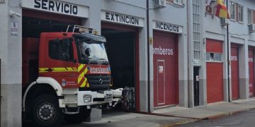 Incendio en unas instalaciones agrícolas de Nava de Sotrobal con la rápida intervención de los parques de Peñaranda y Villares