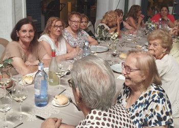 La asociación de mujeres de Bóveda del Río Almar celebra su fiesta con una exposición, misa y una comida de confraternidad
