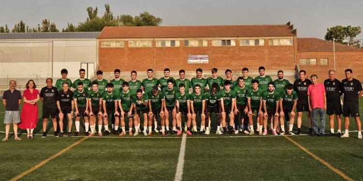 El CD Peñaranda presenta a su primer equipo para una nueva temporada en categoría provincial con José Crespo al frente