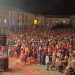 El pasacalles pirotécnico Damonion llena de público las calles de Peñaranda en una noche de fuego, pólvora y espectáculo