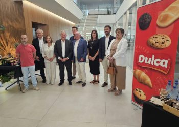 Jordi Hereu en Peñaranda: «Dulca representa muy bien todo el proceso de modernización empresarial e industrial que está acometiendo la industria agroalimentaria en España»