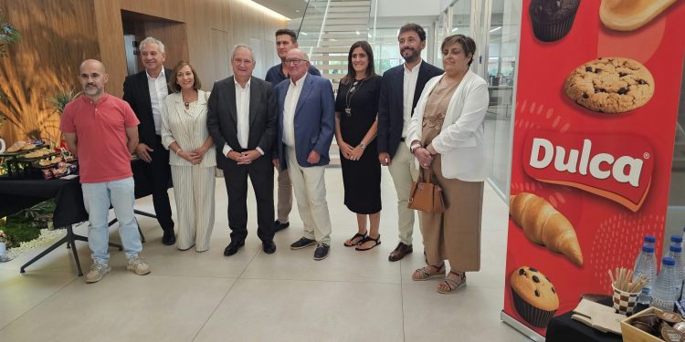 Jordi Hereu en Peñaranda: «Dulca representa muy bien todo el proceso de modernización empresarial e industrial que está acometiendo la industria agroalimentaria en España»