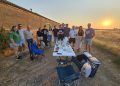 El azud de Riolobos ofrece una espectacular visión del eclipse y atrae a cientos de personas para vivir el fenómeno astronómico