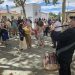 Huerta celebra a su patrón San Bartolo con misa, procesión y el tradicional reparto de sangría en colaboración con la peña Desfase