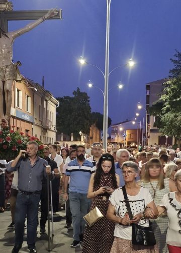 Peñaranda celebra la fiesta del Santo Cristo del Humilladero con misa, procesión y relevo de la tradicional mayordomía
