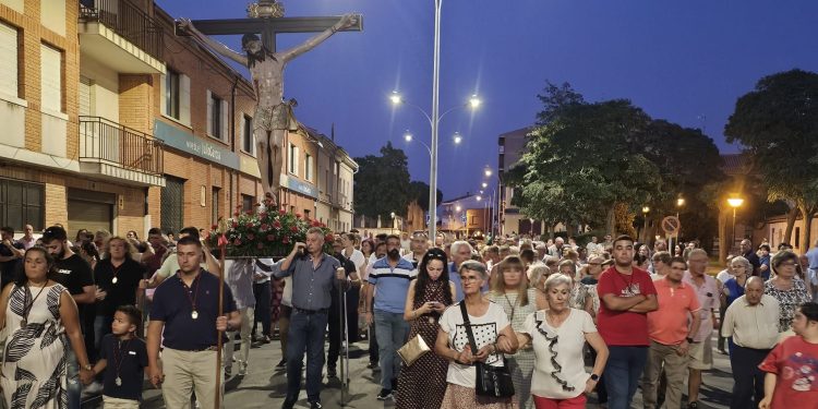 Peñaranda celebra la fiesta del Santo Cristo del Humilladero con misa, procesión y relevo de la tradicional mayordomía
