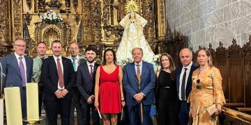 Macotera celebra la festividad de Nuestra Señora con una misa solemne dedicada a la Virgen de la Encina en la iglesia parroquial