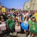 Apoteosis festiva de las peñas en Macotera: de los San Roques a los cocineros y policías pasando por animadoras y granjeros