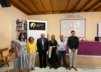 Sor Teresa Chikaba y el marqués de Mancera despiertan el interés de los manceranos y visitantes en una interesante conferencia