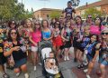 Peñaranda vive ya su apoteosis festiva con la multitudinaria y colorida concentración de las peñas en la plaza de España