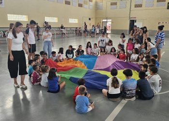 Paradinas de San Juan dedica a la infancia su tercera jornada festiva que obliga a suspender la ruta en bici por mal tiempo