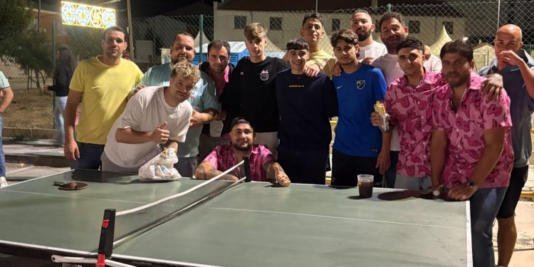 El ping pong y el juego de las sillas animan dos campeonatos más organizados por las peñas con gran éxito en Peñaranda