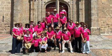 Los quint@s de Santiago de la Puebla nacidos en 1961 y 1962 se reúnen en la localidad en un emotivo y alegre reencuentro