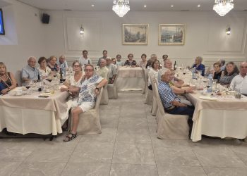 La asociación de mayores de Rágama celebra su encuentro anual con una comida en el restaurante peñarandino Las Cabañas