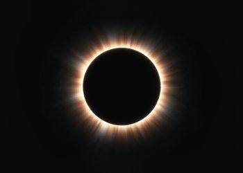 Donar sangre en Peñaranda el próximo 11 de agosto tendrá premio: unas gafas homologadas para ver el eclipse del día 12