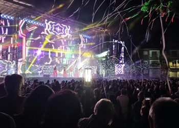 Mayalde, Pedrá y París de Noia protagonizan un multitudinario cierre del viernes de ferias en Peñaranda y llenan sus conciertos