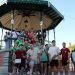 Las peñas peñarandinas protagonizan una divertida yincana en la plaza de España con triunfo para SKT, los Techmix y Memola