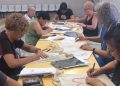 El Día de la Bici trae a Zorita de la Frontera un creativo taller para decorar bolsas y esta tarde habrá un bingo en el frontón