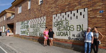 «Queremos soluciones, queremos diálogo y queremos negociar»: la lucha de 23 familias de Babilafuente por mantener sus casas